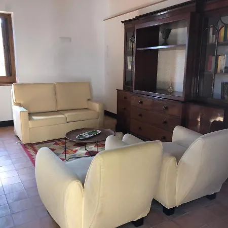 La Casa Del Carrubo Di Borgo Carbone Country house