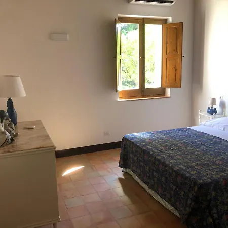 La Casa Del Carrubo Di Borgo Carbone Casa di campagna *