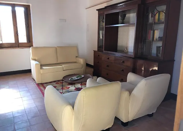 La Casa Del Carrubo Di Borgo Carbone 乡村民宿